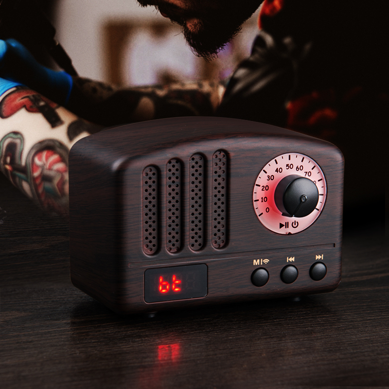 新貓王M3復(fù)古音箱美圖設(shè)計(jì)，復(fù)古音響詳情設(shè)計(jì)，音響品牌商標(biāo)設(shè)計(jì)，音響畫(huà)冊(cè)網(wǎng)站設(shè)計(jì)